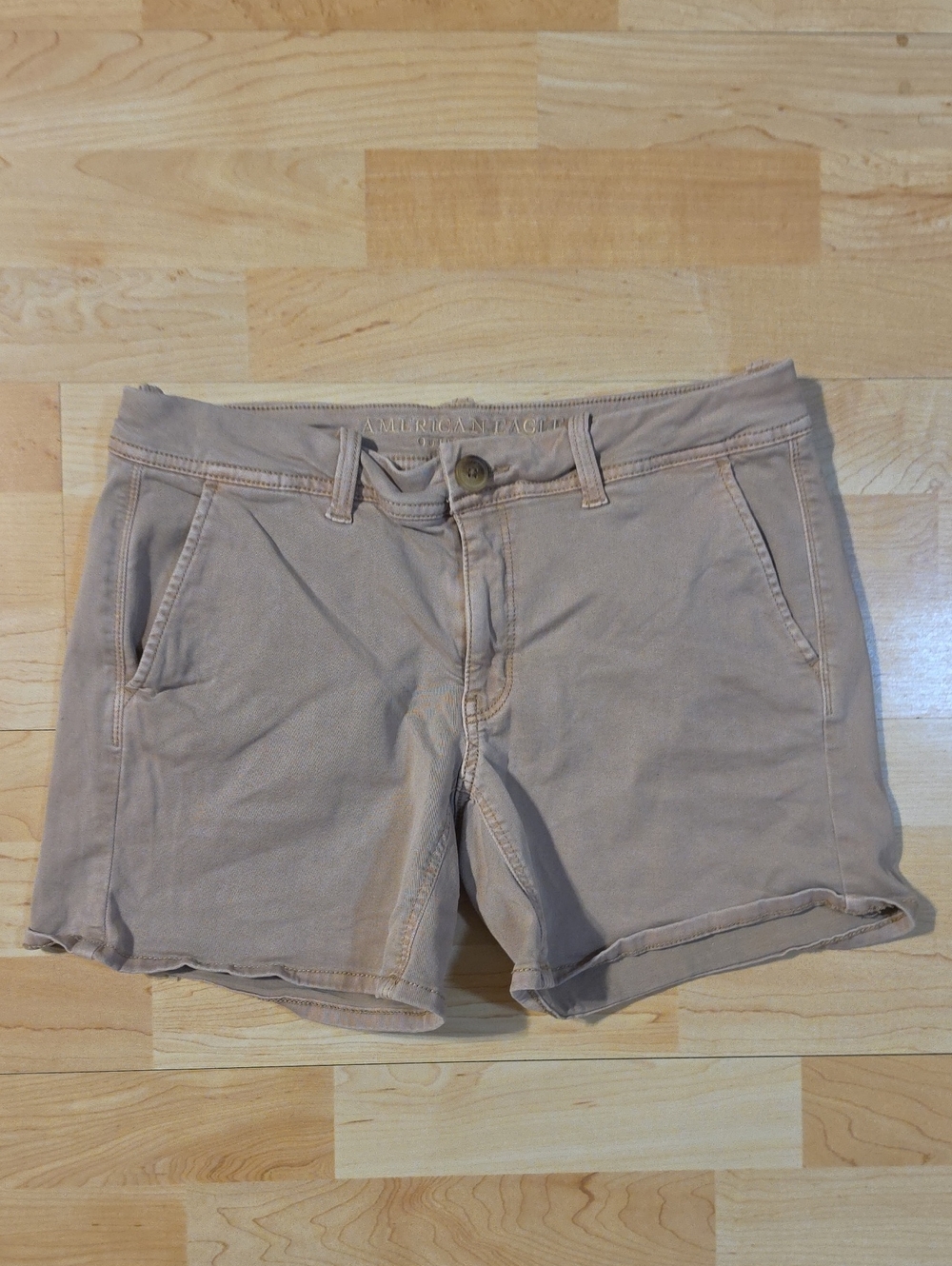 American Eagle Outfitters Women's Super Stretch Midi Khaki Tan Shorts Size 8